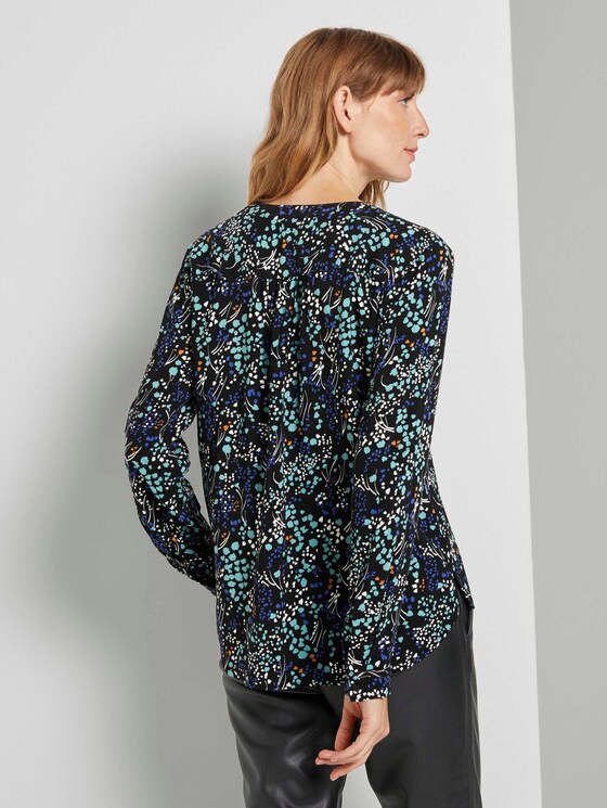 Gemusterte Henley Bluse - Frauen - black floral design Gemusterte Henley Bluse - Frauen - black floral design - 2 - TOM TAILOR