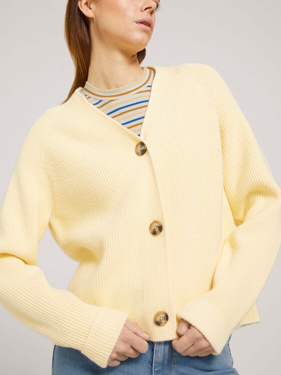 Cardigan mit V-Ausschnitt - Frauen - soft yellow Cardigan mit V-Ausschnitt - Frauen - soft yellow - 9 - TOM TAILOR Denim