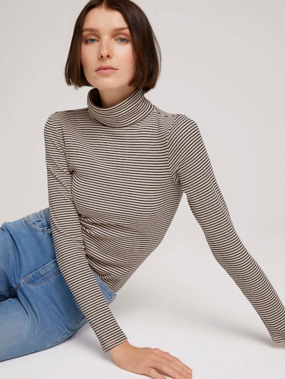 high neck turtleneck top