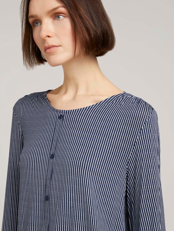 Fein gestreiftes Shirt mit Knopfleiste - Frauen - navy white vertical stripe Fein gestreiftes Shirt mit Knopfleiste - Frauen - navy white vertical stripe - 9 - TOM TAILOR Denim