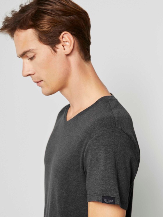Basic Shirt mit V-Ausschnitt - Männer - Dark Grey Melange Basic Shirt mit V-Ausschnitt - Männer - Dark Grey Melange - 9 - TOM TAILOR