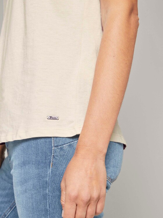 T-Shirt mit Stickerei - Frauen - soft beige T-Shirt mit Stickerei - Frauen - soft beige - 9 - TOM TAILOR Denim