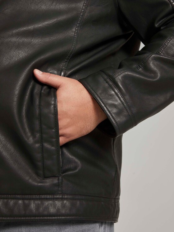 Bikerjacke mit Stehkragen aus Lederimitat - Männer - Black Bikerjacke mit Stehkragen aus Lederimitat - Männer - Black - 9 - Men Plus