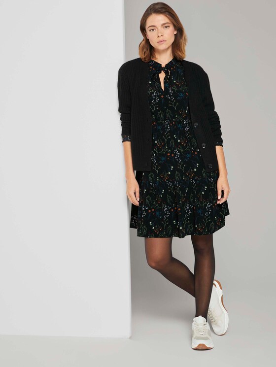 Gemustertes Kleid mit Schleife - Frauen - black flower print Gemustertes Kleid mit Schleife - Frauen - black flower print - 3 - TOM TAILOR Denim