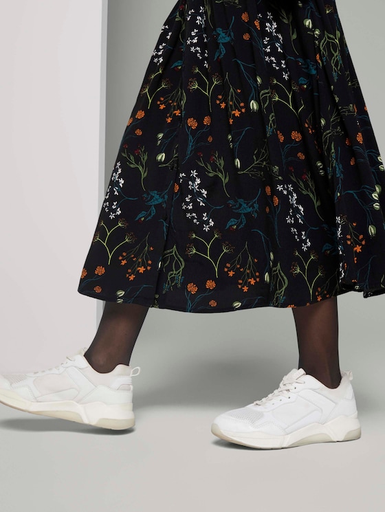 Midi Blusenkleid mit Blumenmuster - Frauen - black flower print Midi Blusenkleid mit Blumenmuster - Frauen - black flower print - 10 - TOM TAILOR Denim