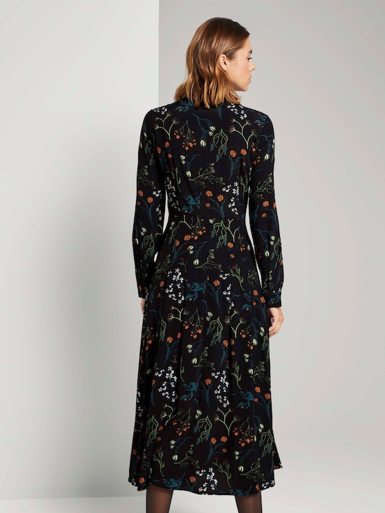 Midi Blusenkleid mit Blumenmuster - Frauen - black flower print Midi Blusenkleid mit Blumenmuster - Frauen - black flower print - 2 - TOM TAILOR Denim