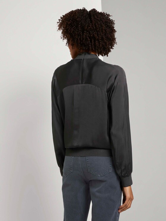 Satin Bluse mit Rippbündchen - Frauen - Deep Black Satin Bluse mit Rippbündchen - Frauen - Deep Black - 2 - Mine to five
