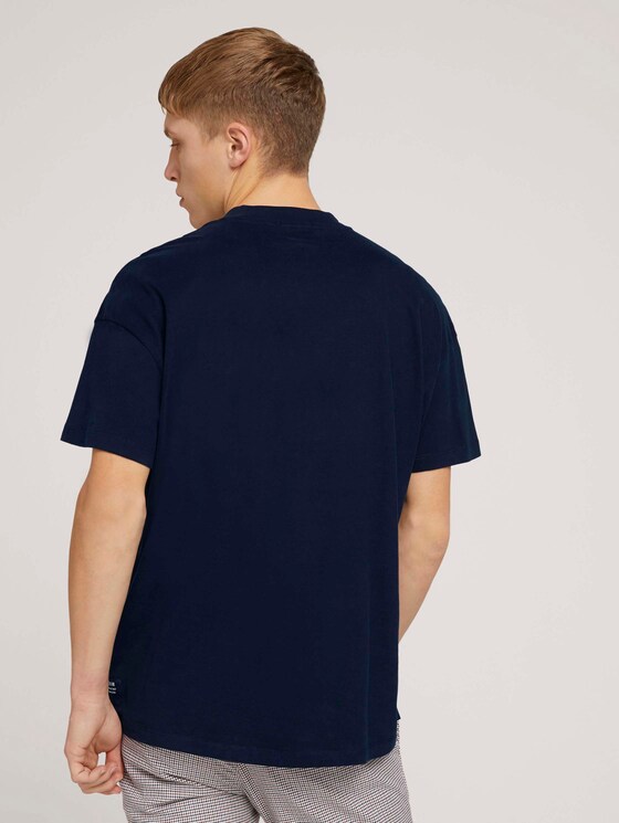 Lockeres Stehkragen T-Shirt mit Bio-Baumwolle - Männer - Sky Captain Blue Lockeres Stehkragen T-Shirt mit Bio-Baumwolle - Männer - Sky Captain Blue - 2 - TOM TAILOR Denim