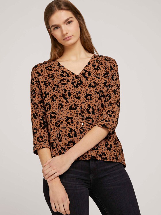 Geknöpfte Bluse mit V-Ausschnitt mit LENZING™ ECOVERO™ - Frauen - flower leo print Geknöpfte Bluse mit V-Ausschnitt mit LENZING™ ECOVERO™ - Frauen - flower leo print - 5 - TOM TAILOR Denim