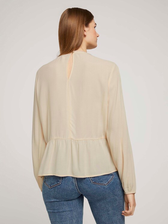 Stehkragenbluse mit Schößchen - Frauen - soft creme beige Stehkragenbluse mit Schößchen - Frauen - soft creme beige - 2 - TOM TAILOR Denim