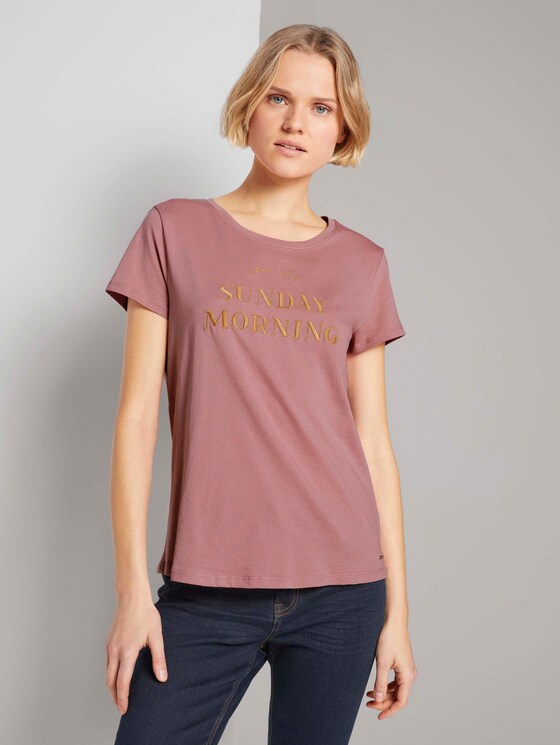 Besticktes T-Shirt mit Bio-Baumwolle - Frauen - cozy rose Besticktes T-Shirt mit Bio-Baumwolle - Frauen - cozy rose - 1 - TOM TAILOR Denim