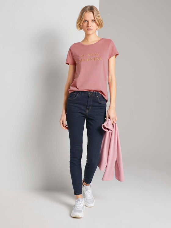 Besticktes T-Shirt mit Bio-Baumwolle - Frauen - cozy rose Besticktes T-Shirt mit Bio-Baumwolle - Frauen - cozy rose - 3 - TOM TAILOR Denim