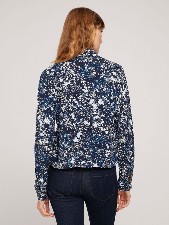 Hemdbluse mit LENZING™ ECOVERO™ und Turn-Up Ärmel - Frauen - navy yellow flower design Hemdbluse mit LENZING™ ECOVERO™ und Turn-Up Ärmel - Frauen - navy yellow flower design - 2 - TOM TAILOR