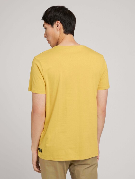 Basic T-Shirt mit Bio-Baumwolle - Männer - golden ochre Basic T-Shirt mit Bio-Baumwolle - Männer - golden ochre - 2 - TOM TAILOR Denim