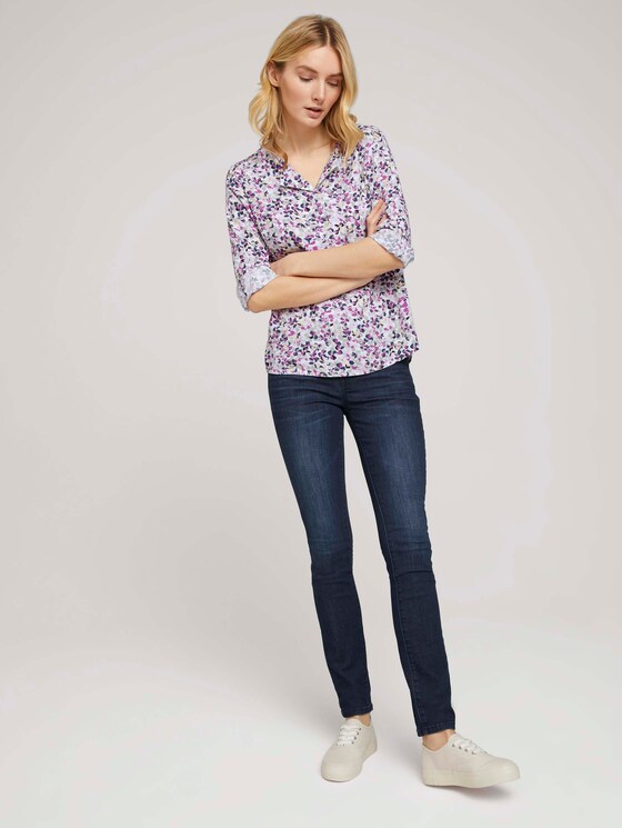Gemusterte Bluse mit LENZING™ ECOVERO™ und V-Ausschnitt - Frauen - offwhite floral design Gemusterte Bluse mit LENZING™ ECOVERO™ und V-Ausschnitt - Frauen - offwhite floral design - 3 - TOM TAILOR