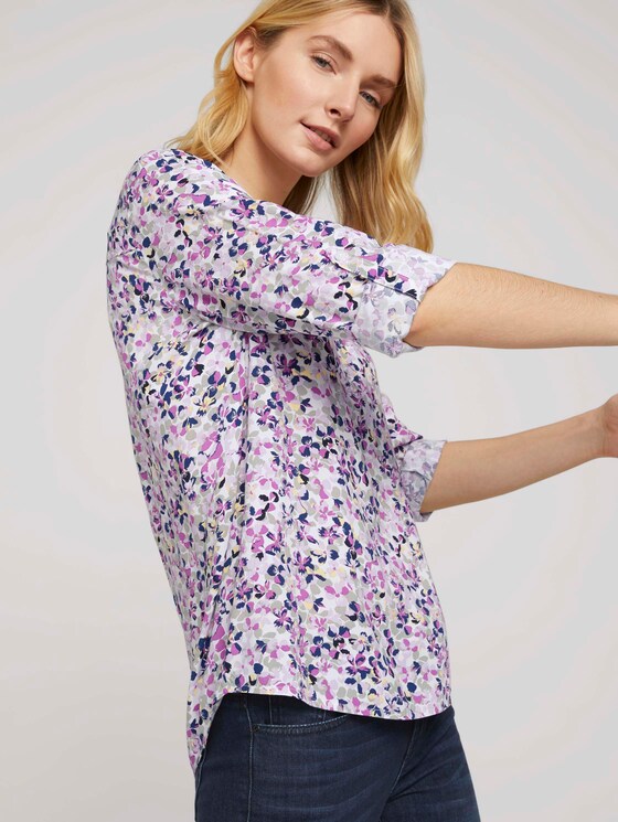 Gemusterte Bluse mit LENZING™ ECOVERO™ und V-Ausschnitt - Frauen - offwhite floral design Gemusterte Bluse mit LENZING™ ECOVERO™ und V-Ausschnitt - Frauen - offwhite floral design - 9 - TOM TAILOR