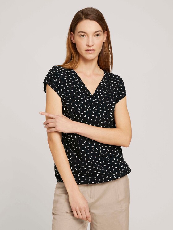 patterned blouse with a turn-down collar - Women - black geometrical design patterned blouse with a turn-down collar - Women - black geometrical design - 1 - TOM TAILOR