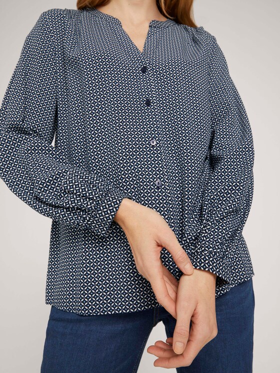 gemusterte Bluse mit LENZING™ ECOVERO™ und Knopfleiste - Frauen - navy geometrical design gemusterte Bluse mit LENZING™ ECOVERO™ und Knopfleiste - Frauen - navy geometrical design - 9 - TOM TAILOR