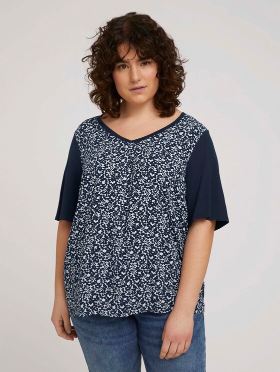 Plus - T-Shirt mit LENZING™ ECOVERO™ und V-Ausschnitt - Frauen - Sky Captain Blue Plus - T-Shirt mit LENZING™ ECOVERO™ und V-Ausschnitt - Frauen - Sky Captain Blue - 1 - My True Me