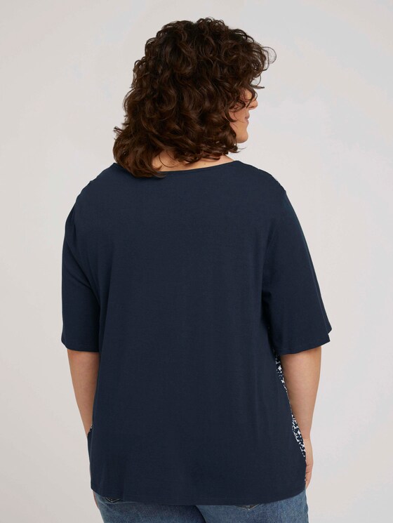 Plus - T-Shirt mit LENZING™ ECOVERO™ und V-Ausschnitt - Frauen - Sky Captain Blue Plus - T-Shirt mit LENZING™ ECOVERO™ und V-Ausschnitt - Frauen - Sky Captain Blue - 2 - My True Me