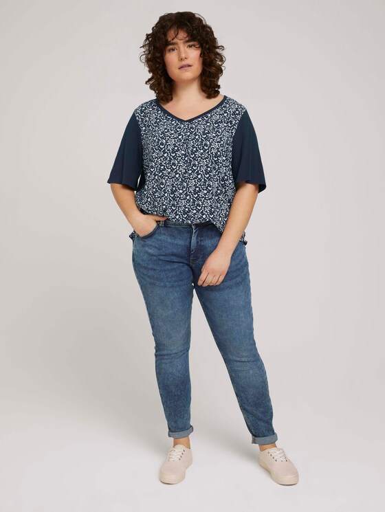Plus - T-Shirt mit LENZING™ ECOVERO™ und V-Ausschnitt - Frauen - Sky Captain Blue Plus - T-Shirt mit LENZING™ ECOVERO™ und V-Ausschnitt - Frauen - Sky Captain Blue - 3 - My True Me