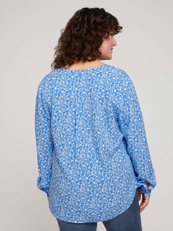 Bluse mit LENZING™ ECOVERO™ und Faltendetail - Frauen - blue flowers and dots Bluse mit LENZING™ ECOVERO™ und Faltendetail - Frauen - blue flowers and dots - 2 - My True Me