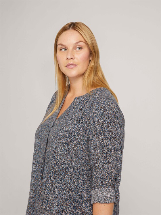 Curvy - Bluse mit LENZING™ ECOVERO™ und Faltendetail - Frauen - blue camel dot design Curvy - Bluse mit LENZING™ ECOVERO™ und Faltendetail - Frauen - blue camel dot design - 9 - My True Me