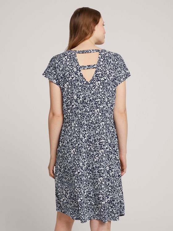 Mini-Kleid mit LENZING™ ECOVERO™ und Rückendetail - Frauen - blue flower print Mini-Kleid mit LENZING™ ECOVERO™ und Rückendetail - Frauen - blue flower print - 2 - TOM TAILOR Denim