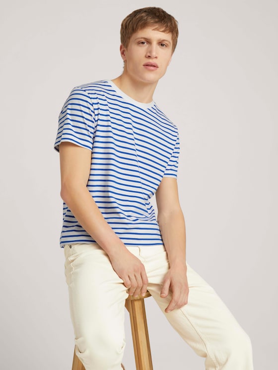 blue white striped t shirt