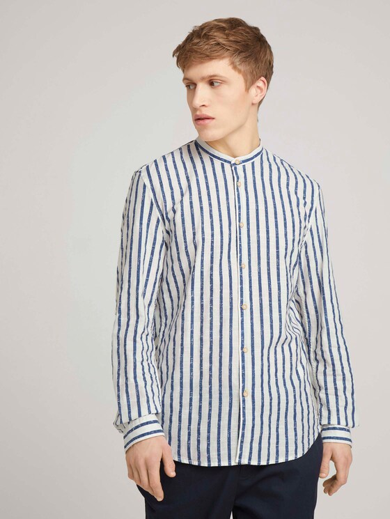 Gestreiftes Hemd mit Stehkragen - Männer - white blue shredded stripe Gestreiftes Hemd mit Stehkragen - Männer - white blue shredded stripe - 1 - TOM TAILOR Denim