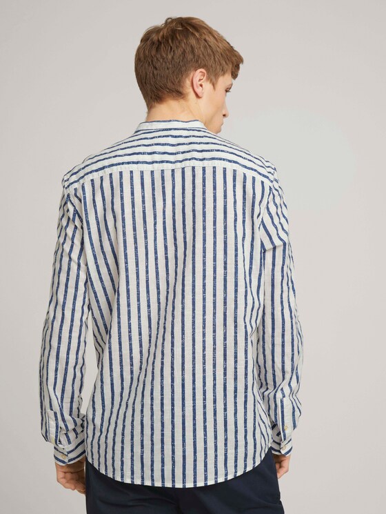 Gestreiftes Hemd mit Stehkragen - Männer - white blue shredded stripe Gestreiftes Hemd mit Stehkragen - Männer - white blue shredded stripe - 2 - TOM TAILOR Denim