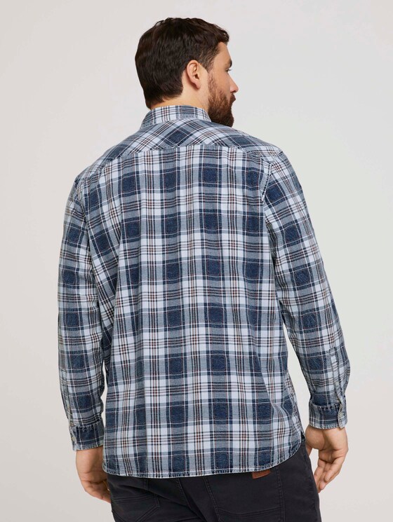 Kariertes Hemd mit Brusttasche - Männer - indigo washed check Kariertes Hemd mit Brusttasche - Männer - indigo washed check - 2 - Men Plus