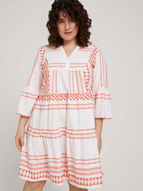 gemustertes Kleid mit Volants und Raffungen - Frauen - white orange large ikat design gemustertes Kleid mit Volants und Raffungen - Frauen - white orange large ikat design - 5 - My True Me
