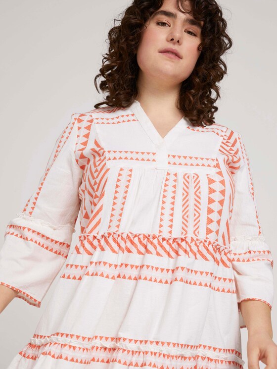 gemustertes Kleid mit Volants und Raffungen - Frauen - white orange large ikat design gemustertes Kleid mit Volants und Raffungen - Frauen - white orange large ikat design - 9 - My True Me