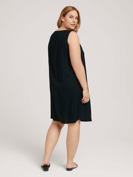 Plus - Ärmelloses kurzes Kleid - Frauen - deep black Plus - Ärmelloses kurzes Kleid - Frauen - deep black - 2 - My True Me