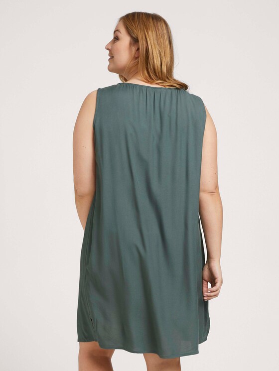 Curvy - Ärmelloses kurzes Kleid - Frauen - washed jasper green Curvy - Ärmelloses kurzes Kleid - Frauen - washed jasper green - 2 - My True Me