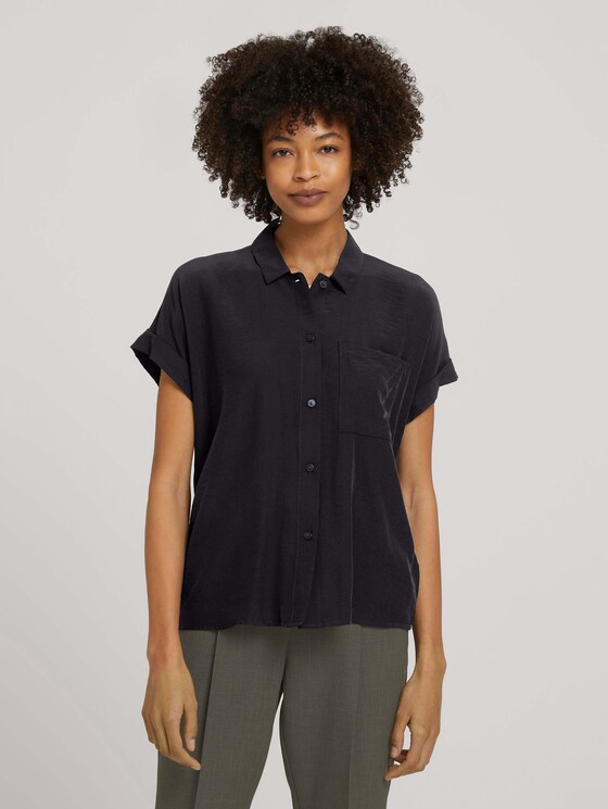 Short-sleeved shirt blouse with a chest pocket - Women - deep black Short-sleeved shirt blouse with a chest pocket - Women - deep black - 1 - Mine to five