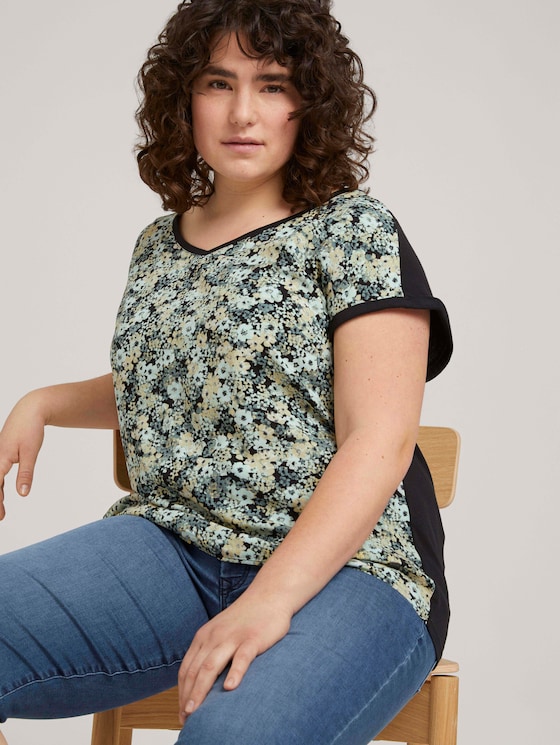 Curvy - Gemustertes T-Shirt mit LENZING™ ECOVERO™ - Frauen - multicolor flowers Curvy - Gemustertes T-Shirt mit LENZING™ ECOVERO™ - Frauen - multicolor flowers - 5 - My True Me