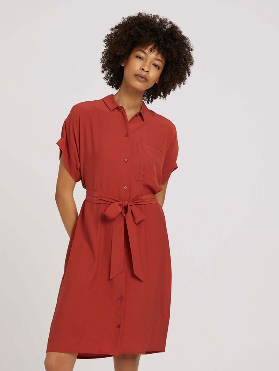 Kurzarm Blusenkleid mit LENZING™ ECOVERO™ - Frauen - Rooibos Orange Kurzarm Blusenkleid mit LENZING™ ECOVERO™ - Frauen - Rooibos Orange - 1 - Mine to five