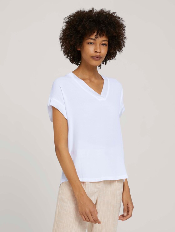 Fließendes T-Shirt mit V-Ausschnitt - Frauen - White Fließendes T-Shirt mit V-Ausschnitt - Frauen - White - 1 - Mine to five