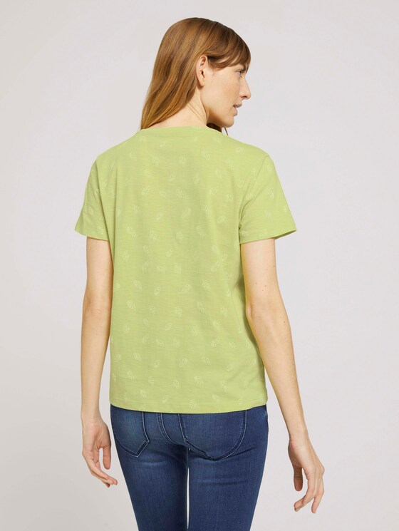 Gemustertes T-Shirt mit Bio-Baumwolle - Frauen - celery white leaves design Gemustertes T-Shirt mit Bio-Baumwolle - Frauen - celery white leaves design - 2 - TOM TAILOR