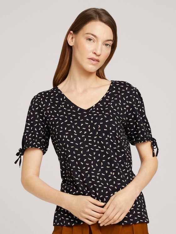 Gemustertes T-Shirt mit Ärmeldetail - Frauen - black geometrical design Gemustertes T-Shirt mit Ärmeldetail - Frauen - black geometrical design - 1 - TOM TAILOR