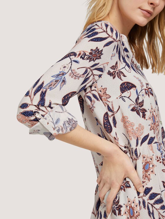 Gemustertes Blusenkleid mit Volants - Frauen - white floral design Gemustertes Blusenkleid mit Volants - Frauen - white floral design - 9 - TOM TAILOR