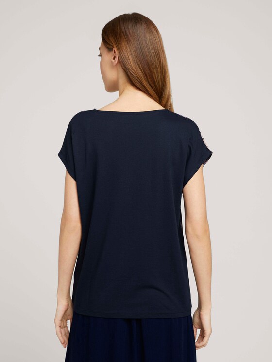 Gemustertes T-Shirt im Materialmix - Frauen - navy floral design Gemustertes T-Shirt im Materialmix - Frauen - navy floral design - 2 - TOM TAILOR