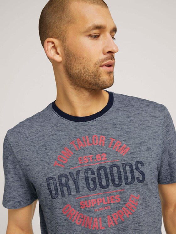 Gemustertes T-Shirt mit Print - Männer - navy base yarn dye stripe Gemustertes T-Shirt mit Print - Männer - navy base yarn dye stripe - 9 - TOM TAILOR