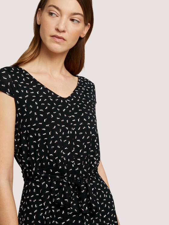 Gemustertes Jerseykleid mit Bindegürtel - Frauen - black geometrical design Gemustertes Jerseykleid mit Bindegürtel - Frauen - black geometrical design - 9 - TOM TAILOR