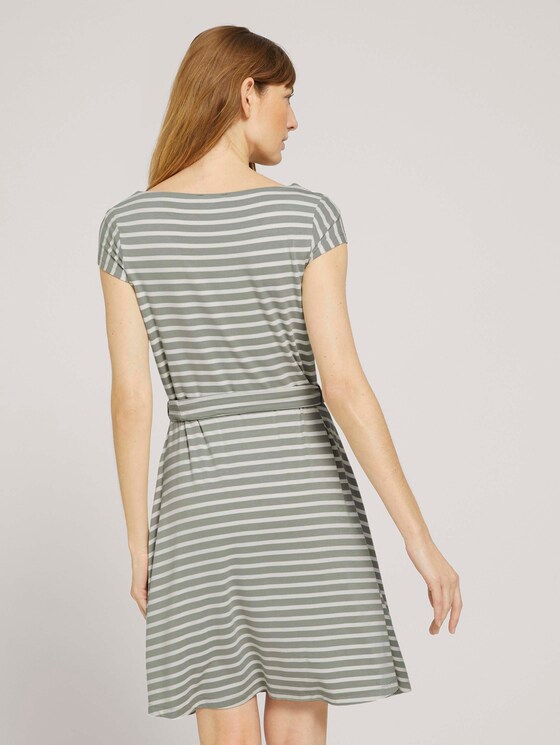 Gemustertes Jerseykleid mit Bindegürtel - Frauen - green-stripe Gemustertes Jerseykleid mit Bindegürtel - Frauen - green-stripe - 2 - TOM TAILOR