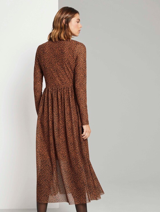 Gemustertes Midikleid mit Stehkragen - Frauen - brown leo print Gemustertes Midikleid mit Stehkragen - Frauen - brown leo print - 2 - TOM TAILOR Denim