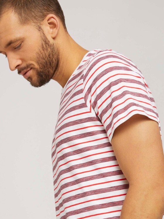 gestreiftes T-Shirt mit Rundhalsausschnitt - Männer - powerful red yarn dye stripe gestreiftes T-Shirt mit Rundhalsausschnitt - Männer - powerful red yarn dye stripe - 9 - TOM TAILOR