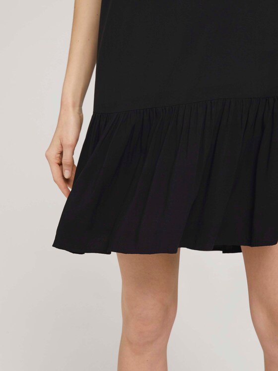 Kurzes Kleid mit Volant - Frauen - deep black Kurzes Kleid mit Volant - Frauen - deep black - 9 - TOM TAILOR